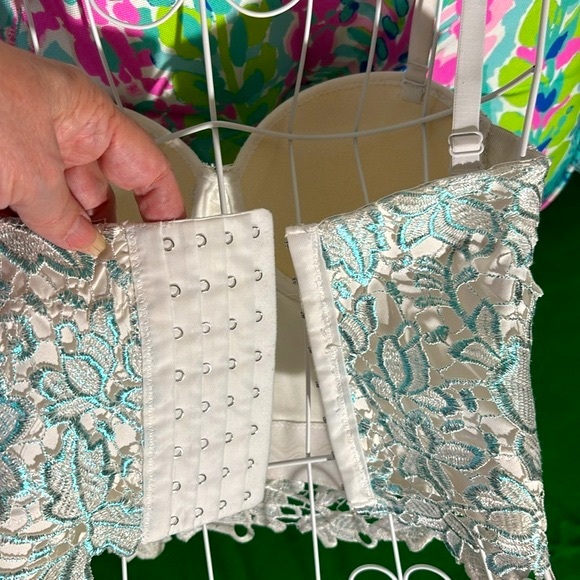 Lydia cream and mint lace bustier top 🎁 - Picture 4 of 9